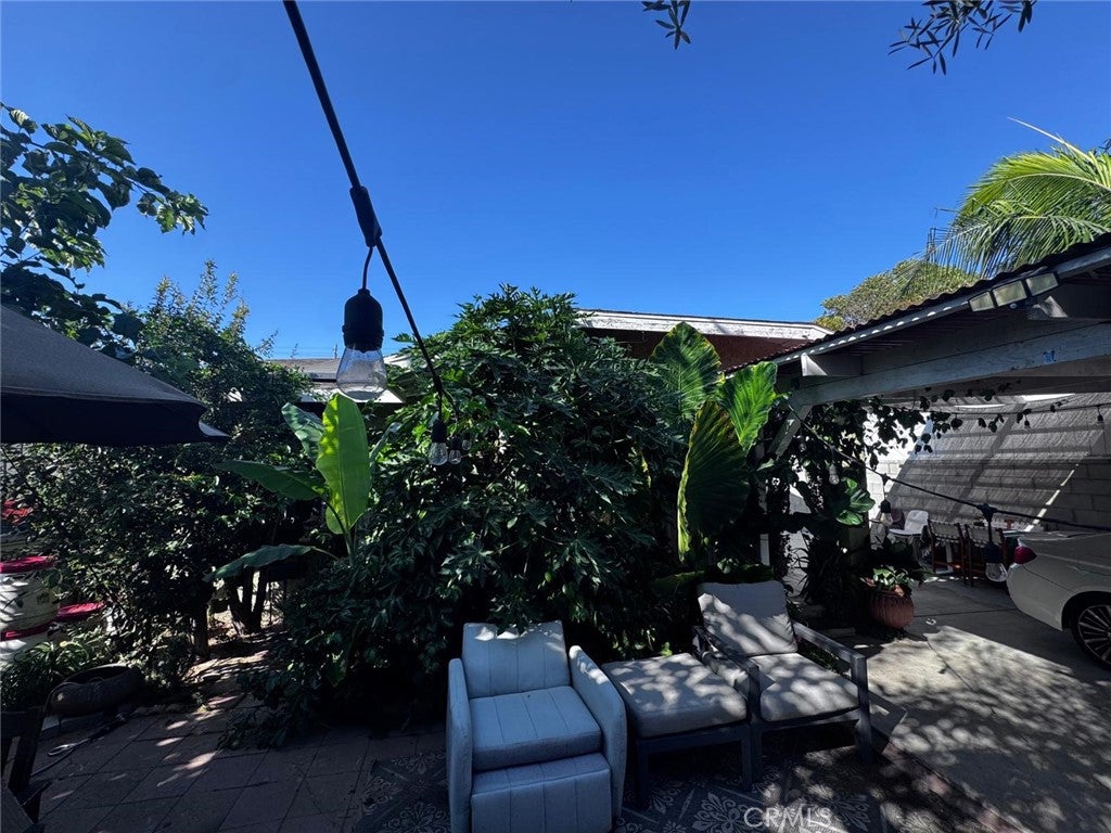 1653 W 68th
