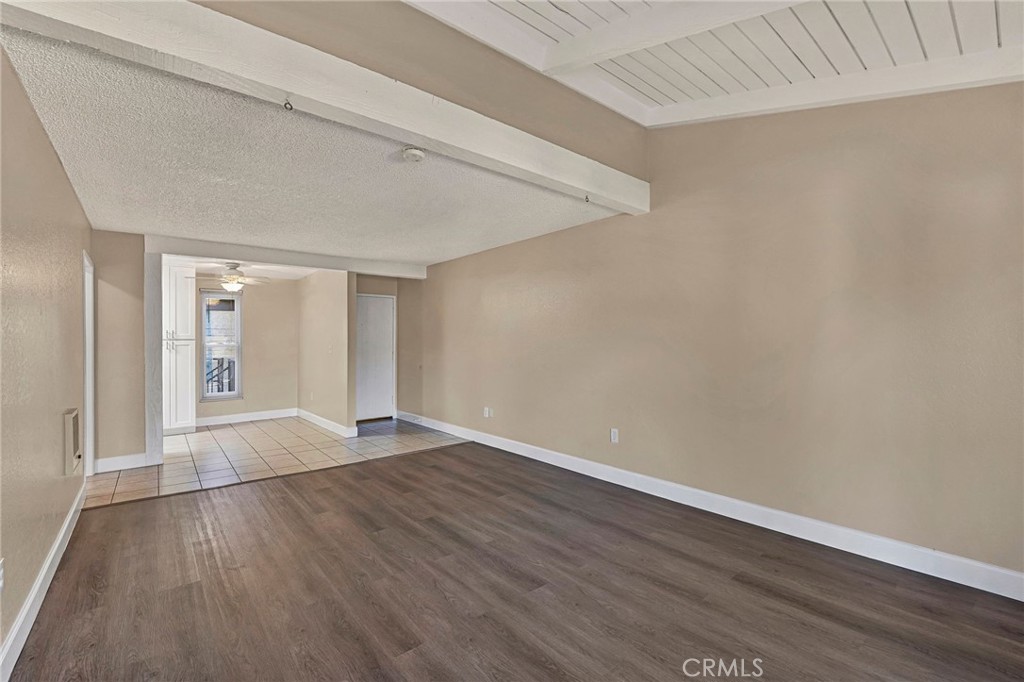 1010 W MacArthur Boulevard 55