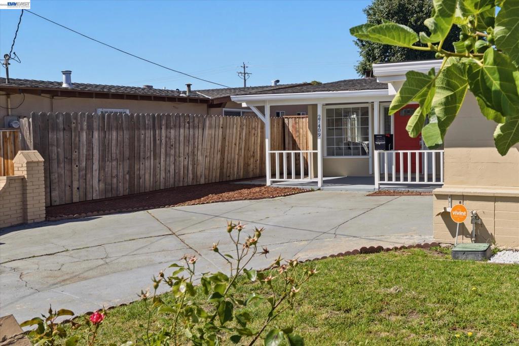 27409 Capri Ave