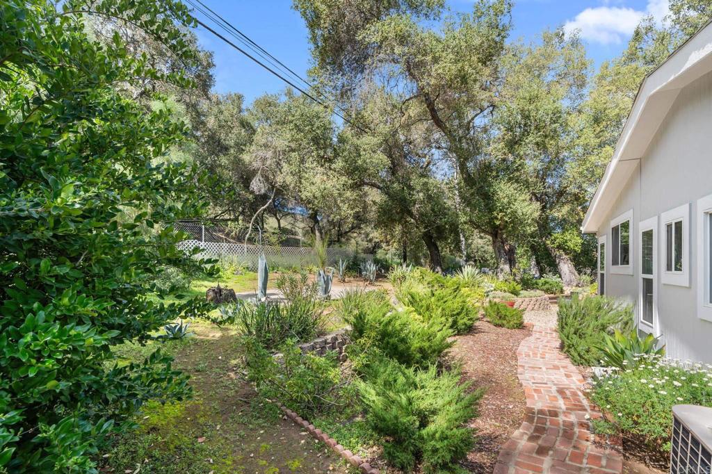 8975 Lawrence Welk Drive 7