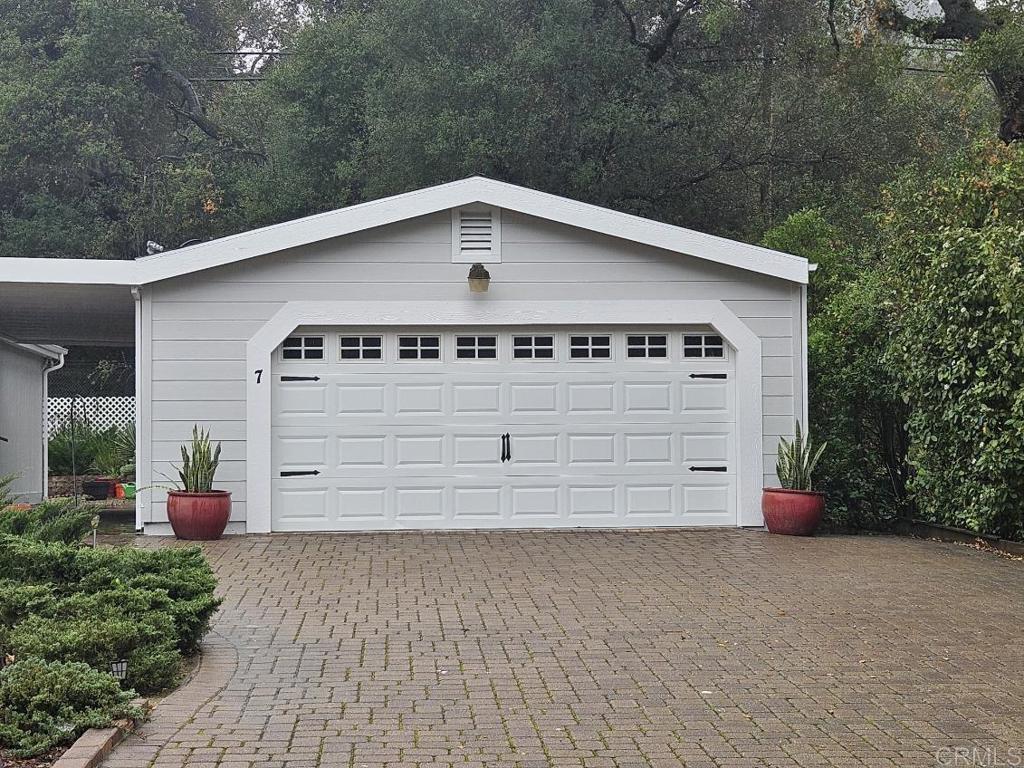8975 Lawrence Welk Drive 7