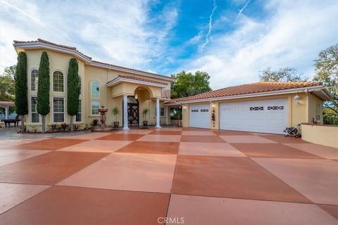 Photo of 5255 Escarpa Ave, Atascadero, CA 93422 (MLS # FR26015381)