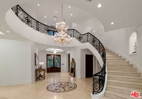 Photo of 1021 N Crescent Drive, Beverly Hills, CA 90210 (MLS # 26895549)