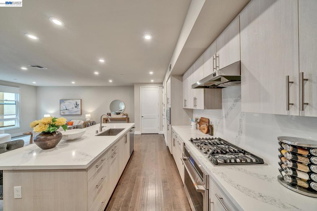 44938 Fremont Blvd 202