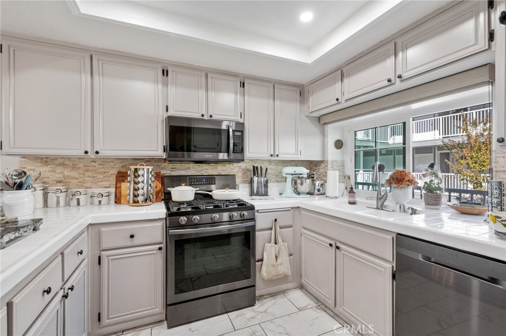 1410 Brett Place 238