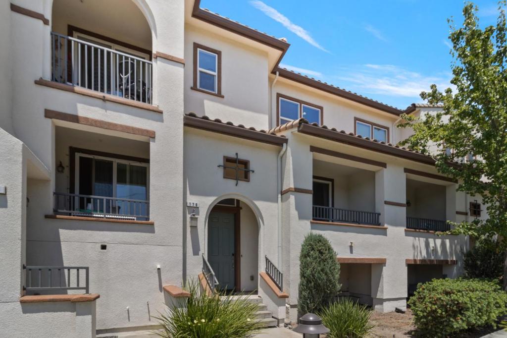 Don't miss this rare rental opportunity in the highly desirable Mission San Jose neighborhood! This large, tri-level townhouse offers over 2,000 sq ft of bright and airy living space with no front neighbors and stunning views of the Mission Ridge and nearby park. Key Features: 4 Bedrooms | 3.5 Bathrooms Open living room with balcony High ceilings and abundant natural light Modern kitchen with stainless steel appliances Primary suite with walk-in closet, dual vanities, sunken tub & separate shower Lower-level en-suite bedroom perfect for guests or a home office In-unit laundry room with washer/dryer Attached 2-car garage Top-Rated Schools: Mission San Jose Elementary, Hopkins Junior High, and Mission San Jose High School (Tenants to verify eligibility) Prime Location: Right across from Ohlone College and park trails, with easy access to Mission Blvd shops, restaurants, and I-680/I-880 for a quick Silicon Valley commute. No smoking allowed. Renters are responsible to the utility(water, electricity, gas, garbage) bills. One year lease signing at least.