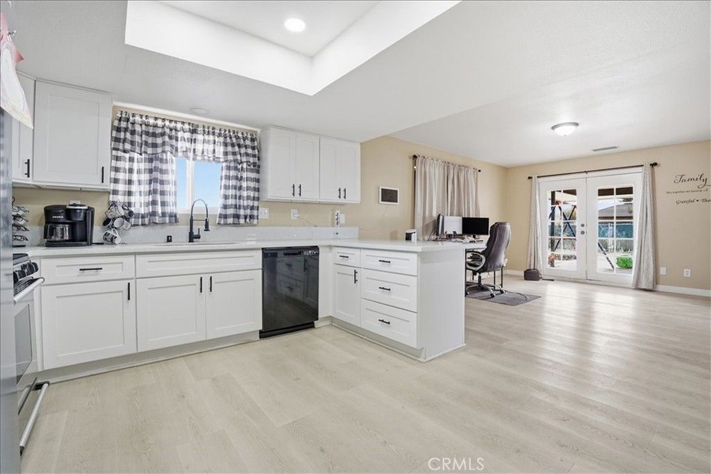 Photo of 10911 Caribou Avenue, Apple Valley, CA 92308 (MLS # HD26162407)