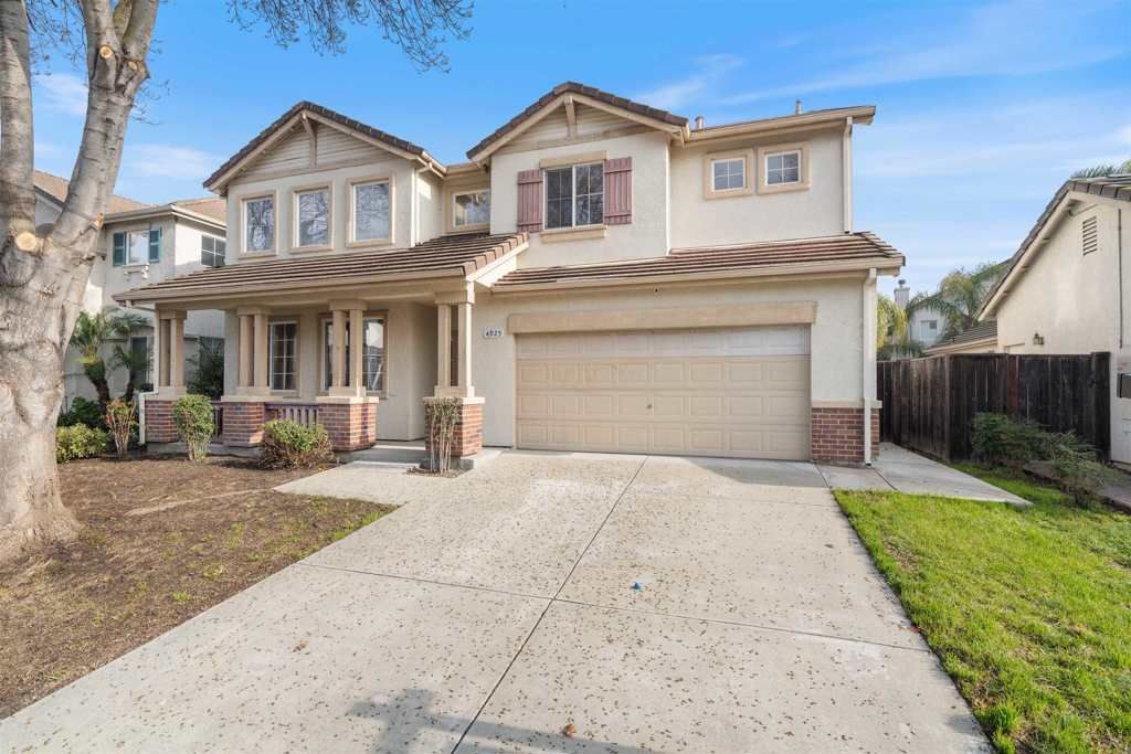 Photo of 4925 Bay View Cir Cir, Stockton, CA 95219 (MLS # 41123022)