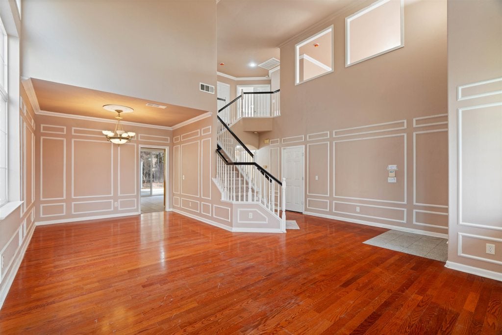 4925 Bay View Cir