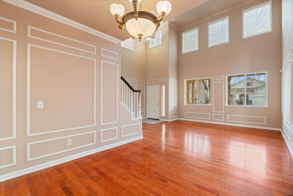 4925 Bay View Cir