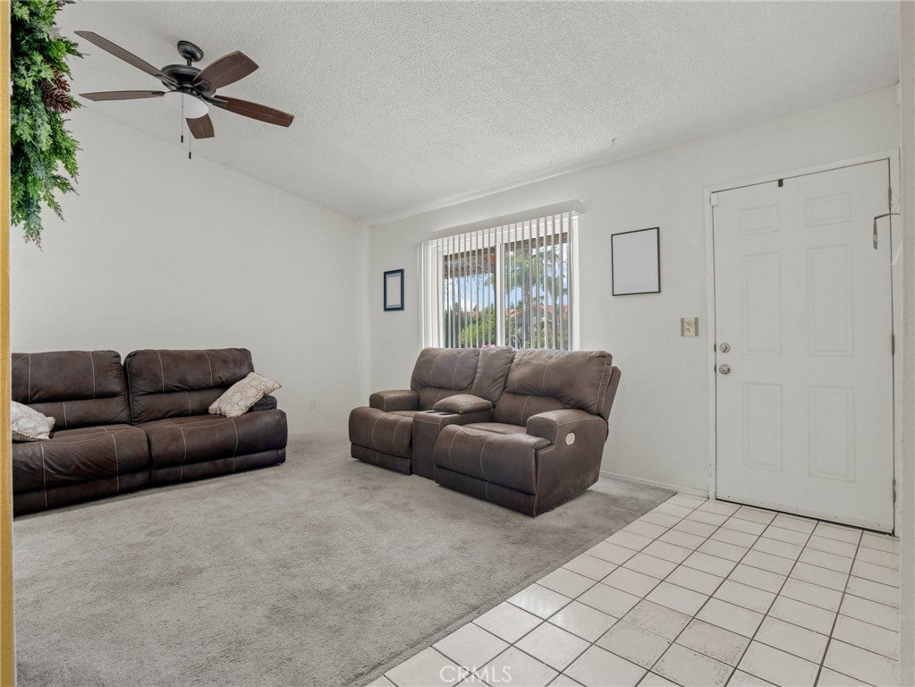 909 S Vine Avenue