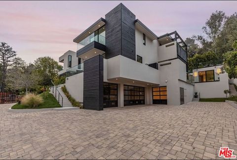 982 Stone Canyon Road Los Angeles CA 90077