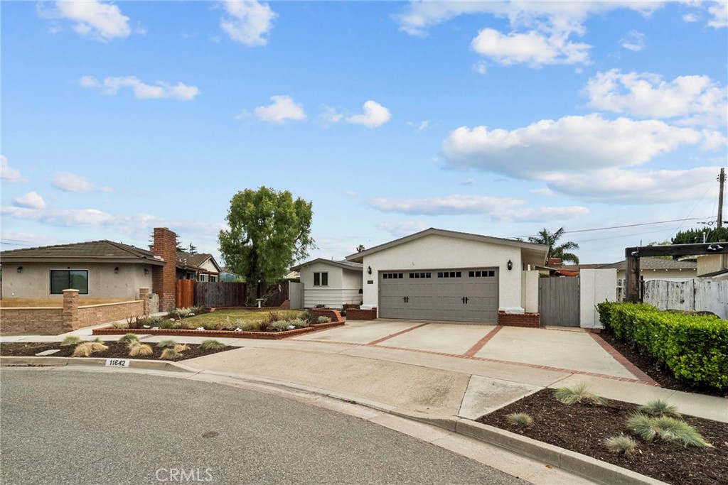 11642 Barclay