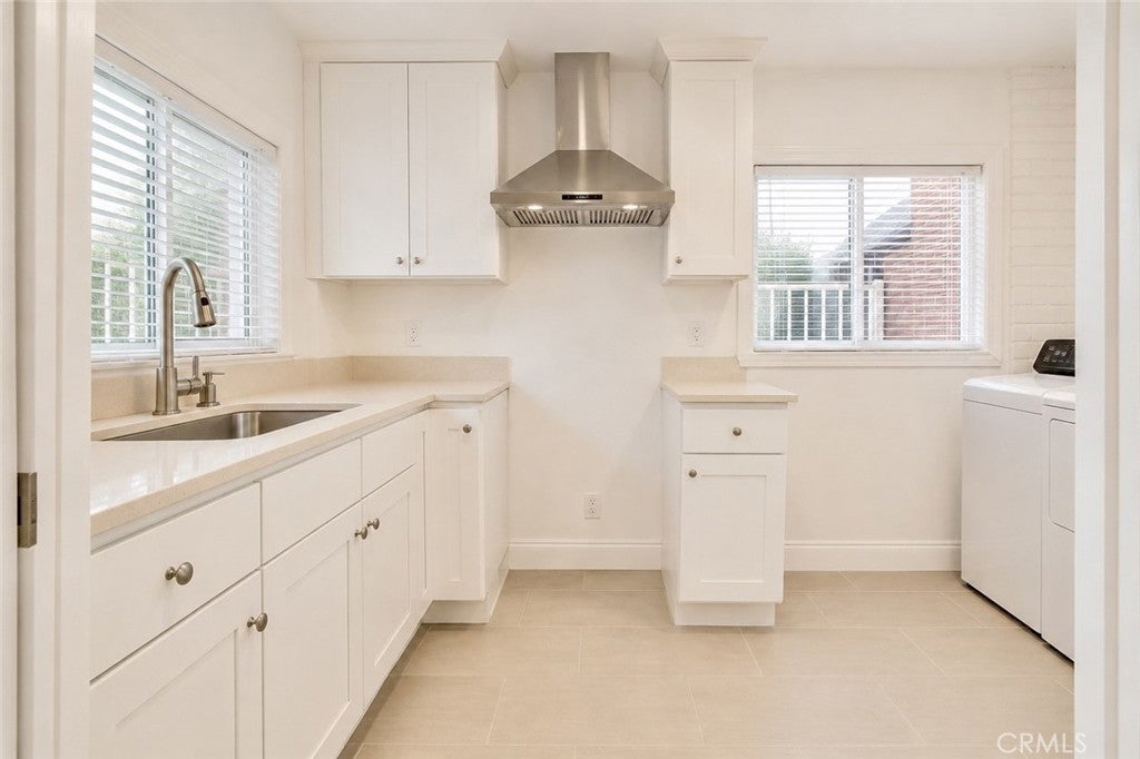 6442 Sunside