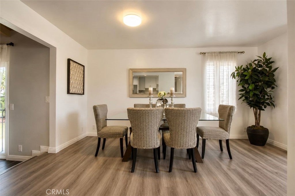 6442 Sunside