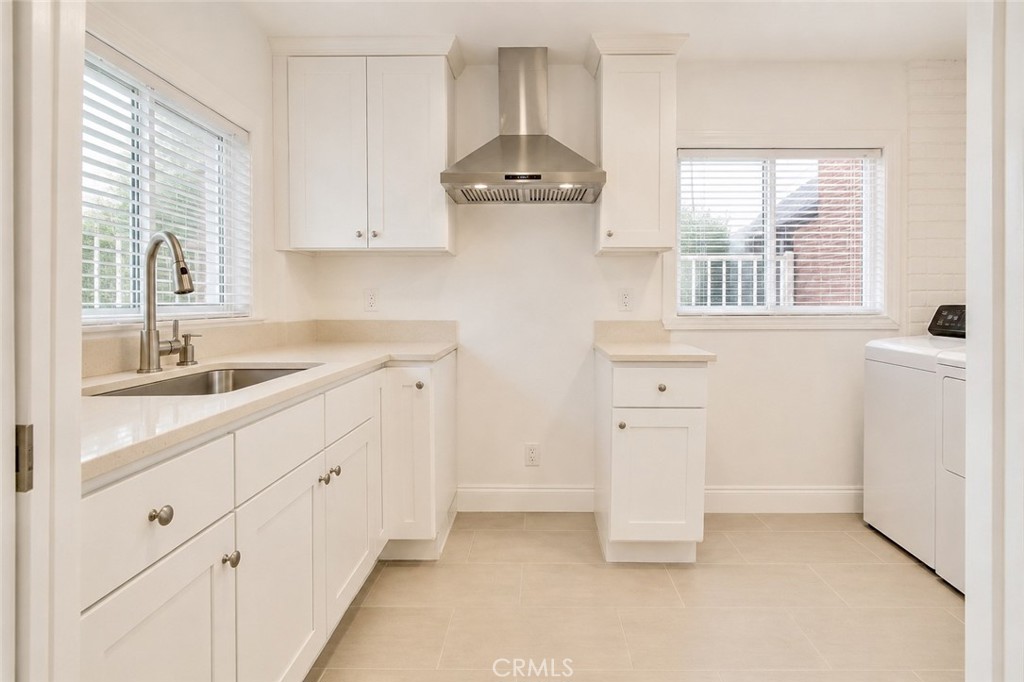 6442 Sunside