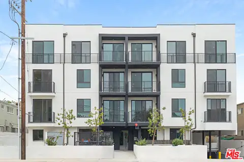 MLS: 26870497
