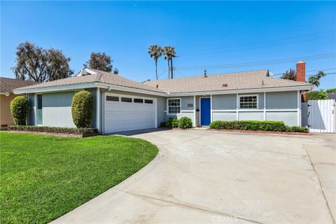 Photo of 17191 Kampen Lane, Huntington Beach, CA 92647 (MLS # OC26029626)