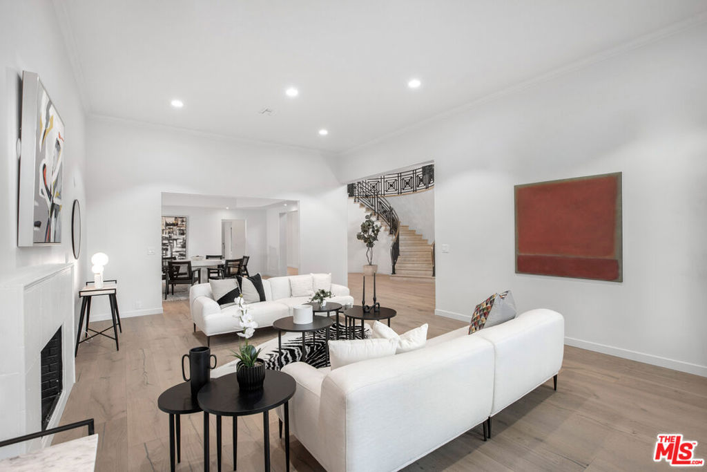 4256 Tarzana Estates Drive