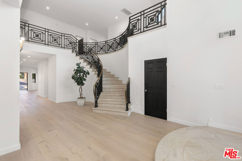 4256 Tarzana Estates Drive