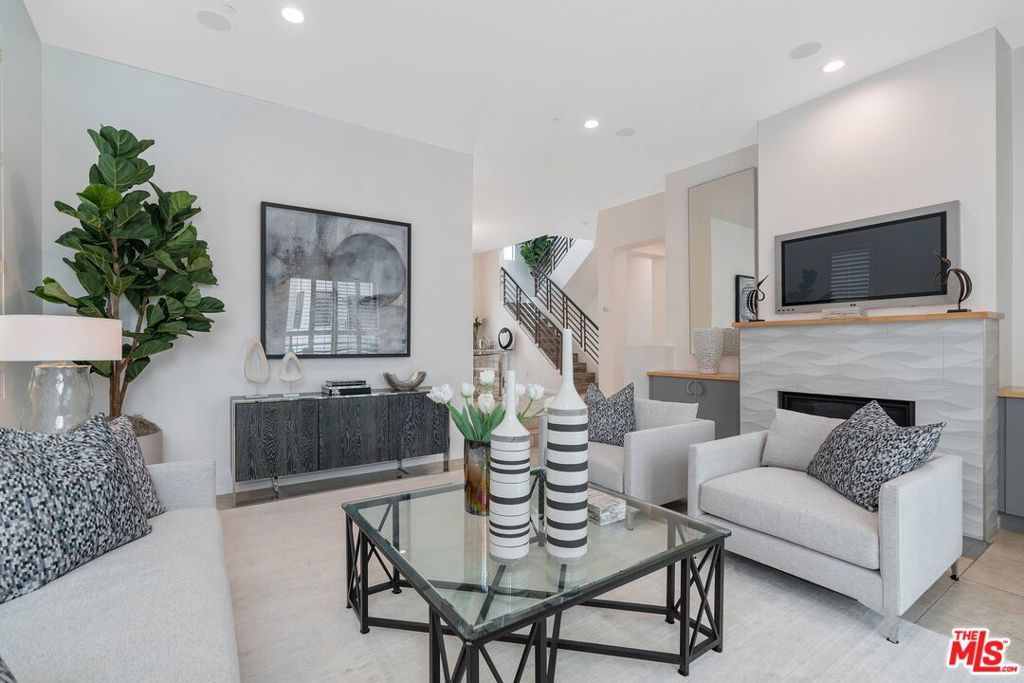 Photo of 12923 Bluff Creek Drive, Los Angeles, CA 90094 (MLS # 25594029)