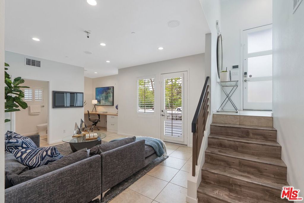 Photo of 12923 Bluff Creek Drive, Los Angeles, CA 90094 (MLS # 25594029)