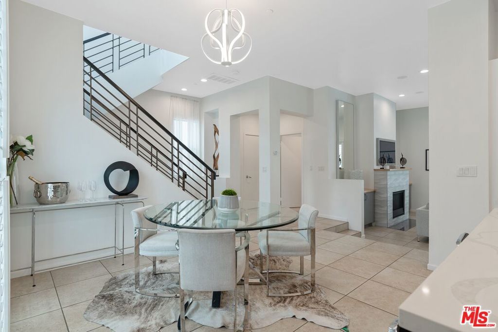 Photo of 12923 Bluff Creek Drive, Los Angeles, CA 90094 (MLS # 25594029)