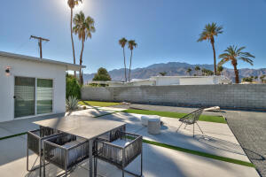697 N Farrell Drive