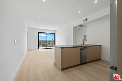 Photo of 1808 Lincoln Boulevard #505, Venice, CA 90291 (MLS # 26853473)