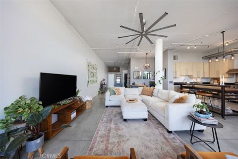 Photo of 835 Locust Avenue #421, Long Beach, CA 90813 (MLS # PW26047689)