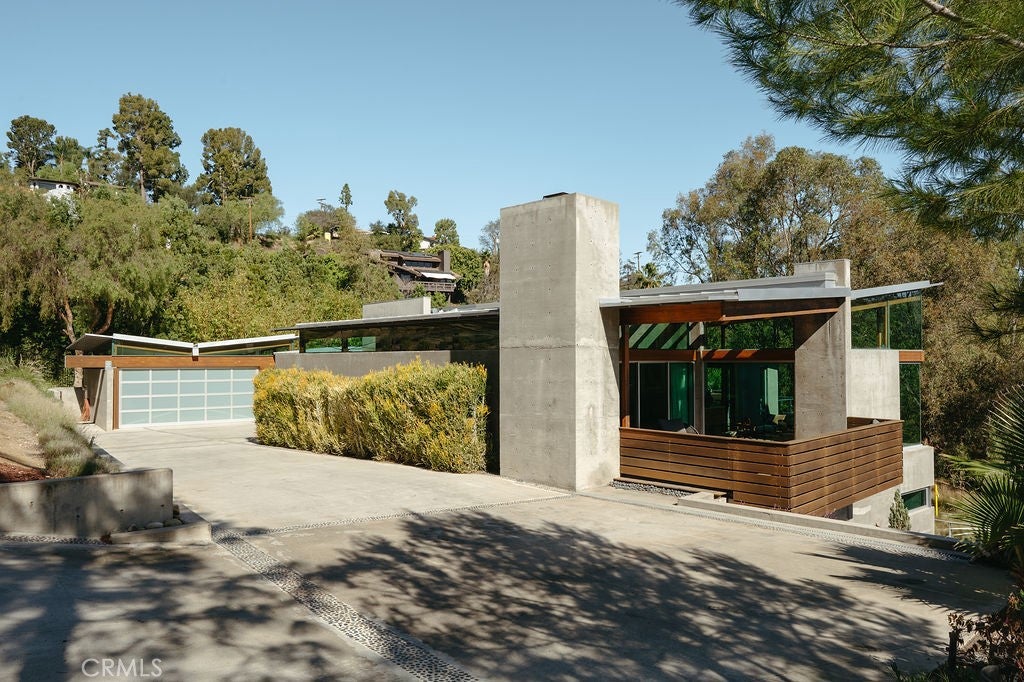 2231 Foothill Boulevard