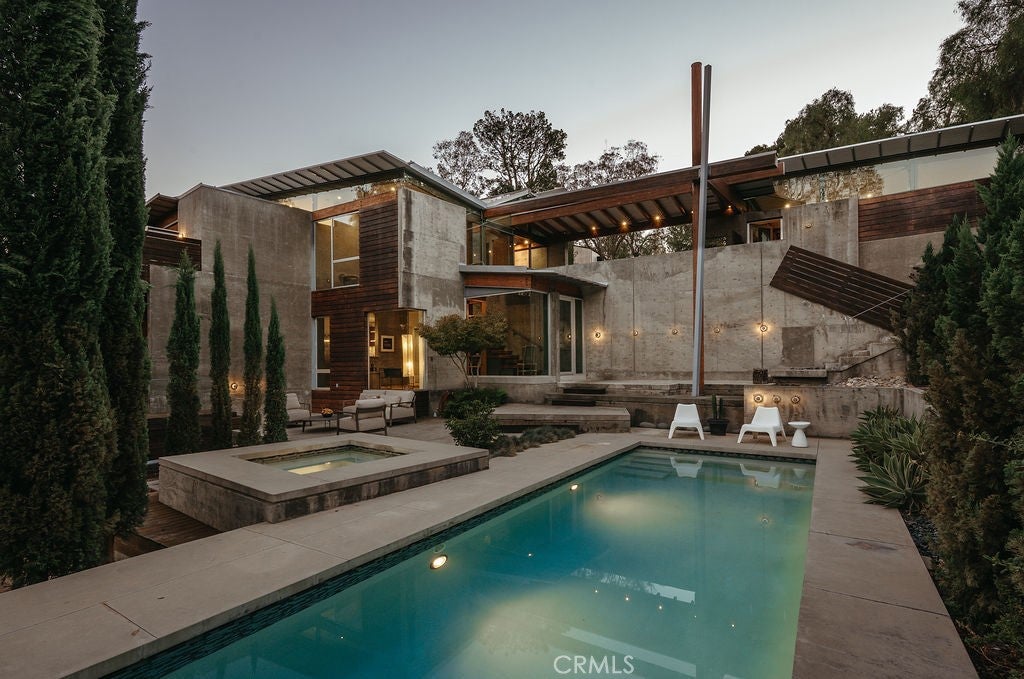2231 Foothill Boulevard