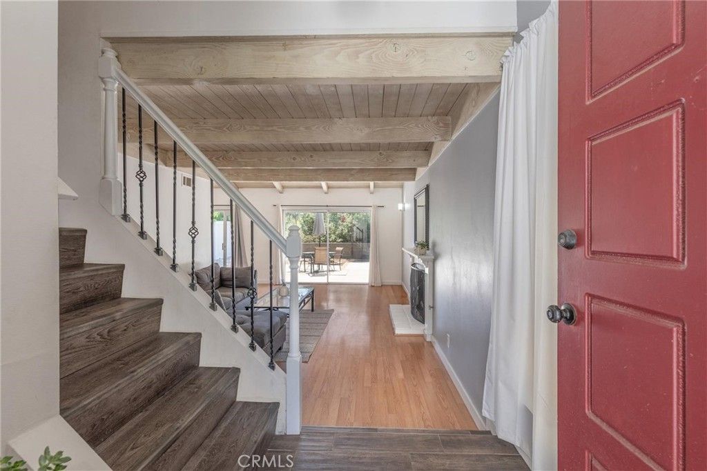 Photo of 1546 Holly Court, Thousand Oaks, CA 91360 (MLS # SR26044821)