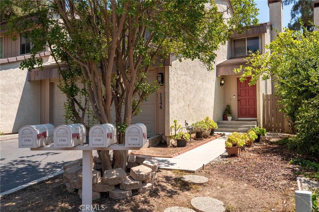 Photo of 1546 Holly Court, Thousand Oaks, CA 91360 (MLS # SR26044821)