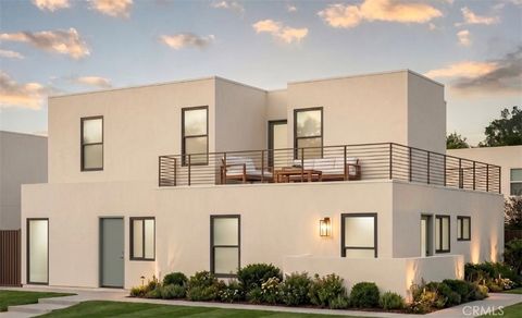 Photo of 2032 88th Street, Los Angeles, CA 90047 (MLS # IN26149617)
