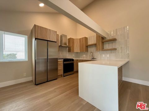 Photo of 3750 Glendon Avenue #34, Los Angeles, CA 90034 (MLS # 25582493) Photo of 3750 Glendon Avenue #34, Los Angeles, CA 90034 (MLS # 25582493)