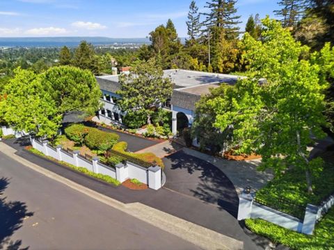 Photo of 555 Chateau Drive, Hillsborough, CA 94010 (MLS # ML82046360)