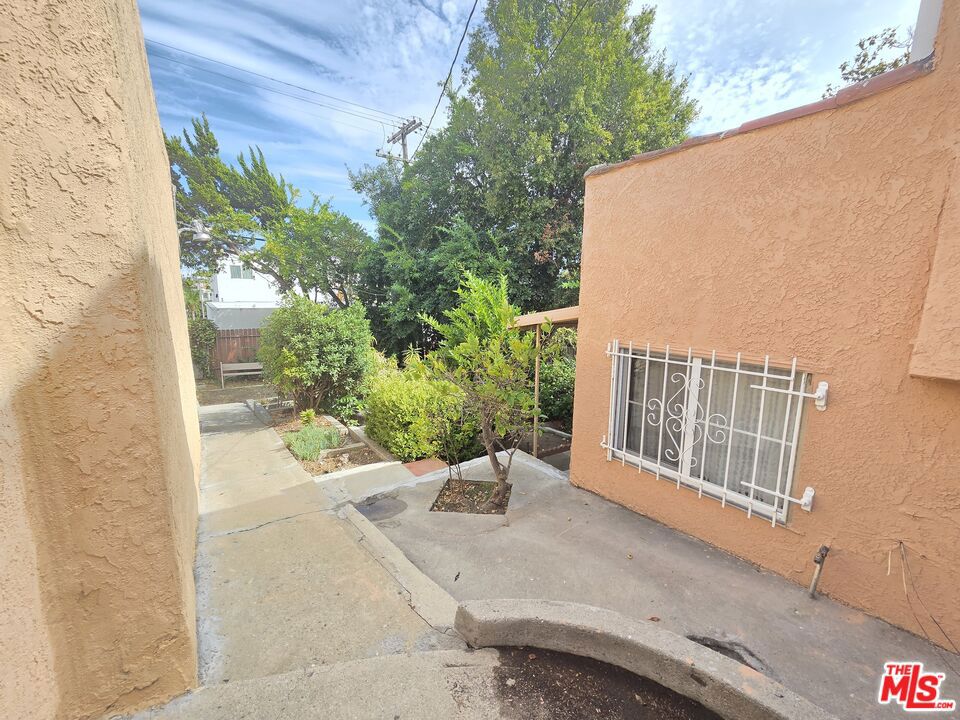 1330 Keniston Avenue