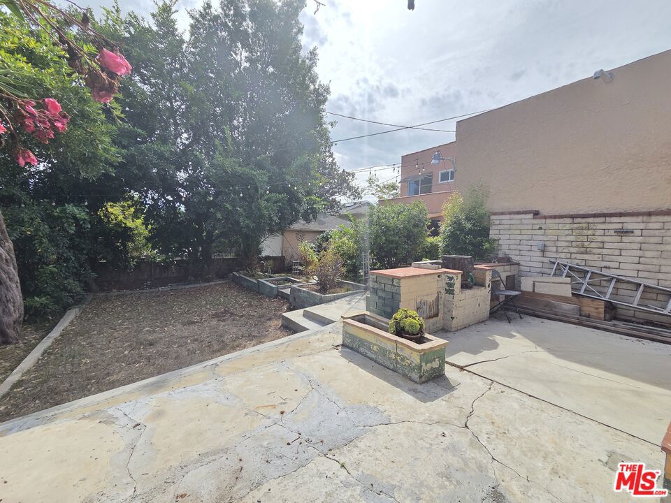 1330 Keniston Avenue