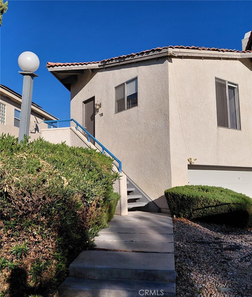 This beautiful, updated condo is right on the water! Its amazing water view is seen from master bedroom and the living room area.  Live the lake life with use of dock for easy access to the water. The condo had a back patio for beautiful mornings and amazing night seating areas. Newly upgraded floors, kitchen and bathroom make this condo unique. 2 bedrooms, 1 and 1/2 baths, walk in closet, and new paint. This condo is a dream home for working professional or small family.