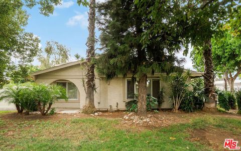 Photo of 1313 Via Santiago #A, Corona, CA 92882 (MLS # 26639249)