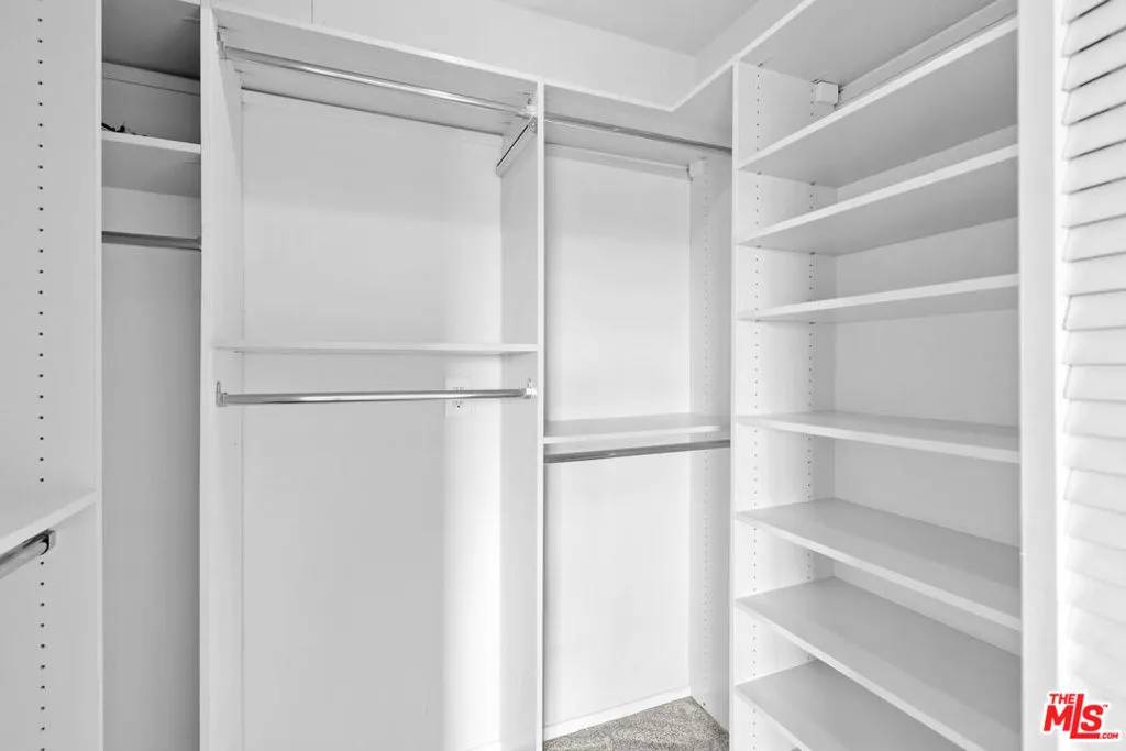 West Hollywood, California 90069, United States, 1 Bedroom Bedrooms, ,2 BathroomsBathrooms,Residential,Active,136400