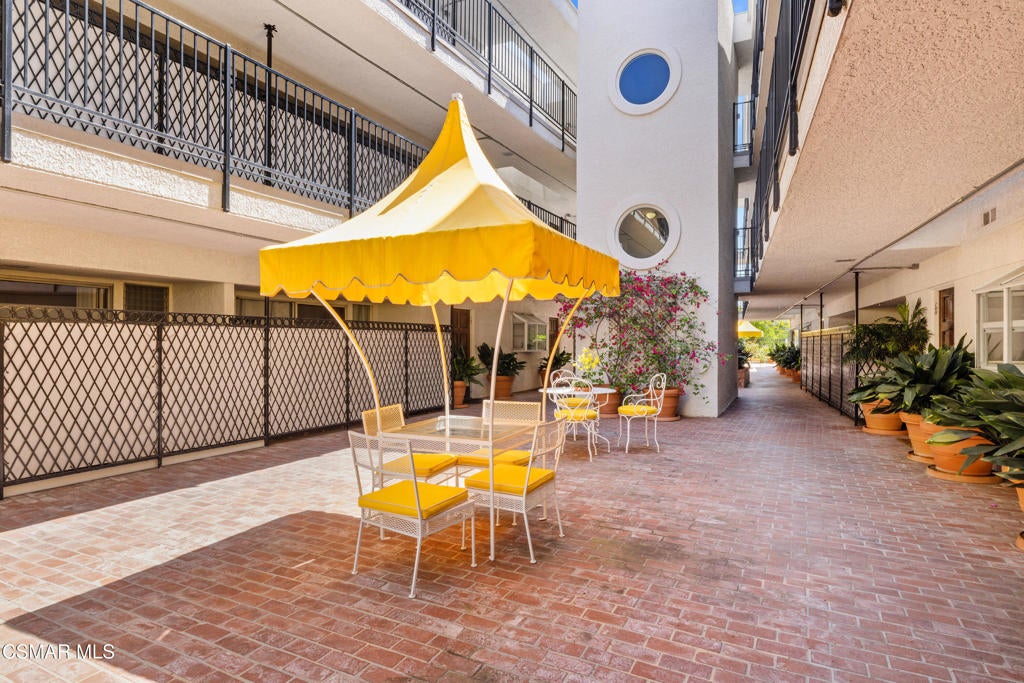 4950 Louise Avenue 301