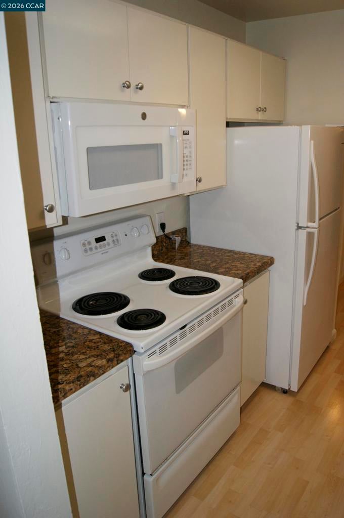 320 N Civic Dr 205