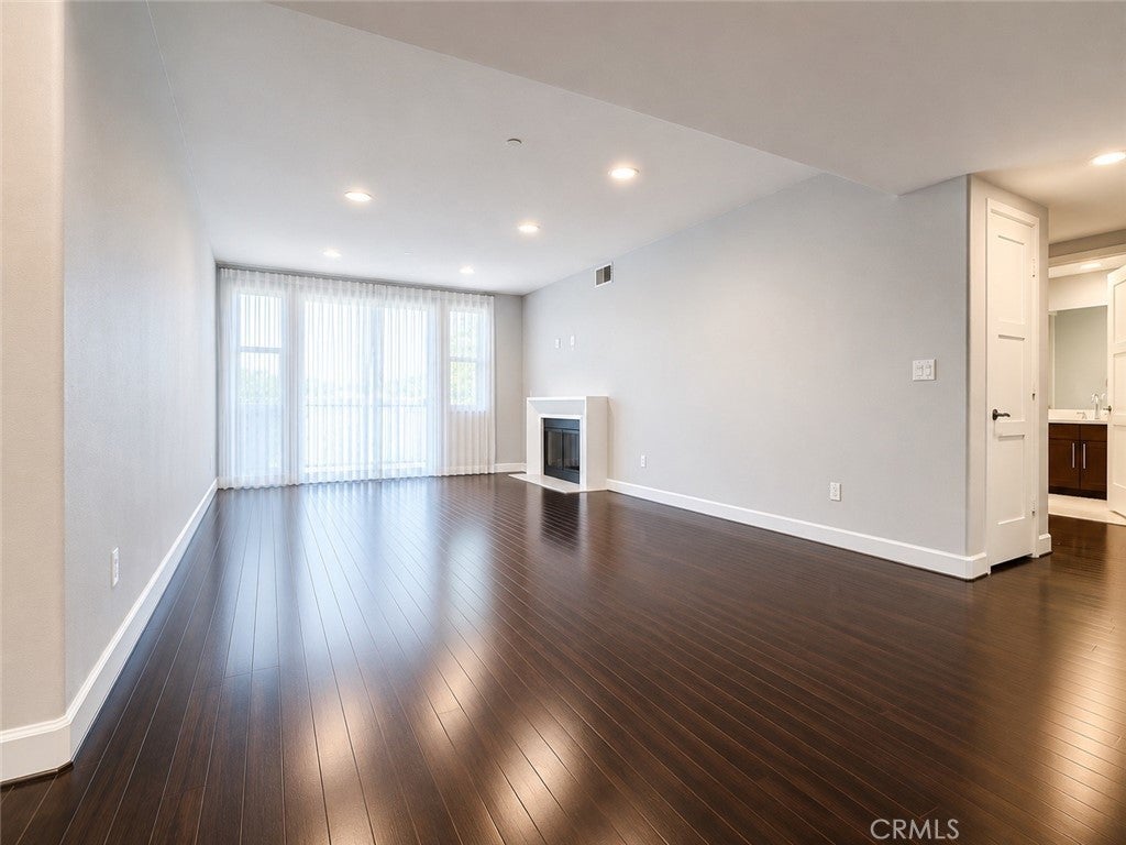 14412 Killion Street 310, Sherman Oaks CA 91401
