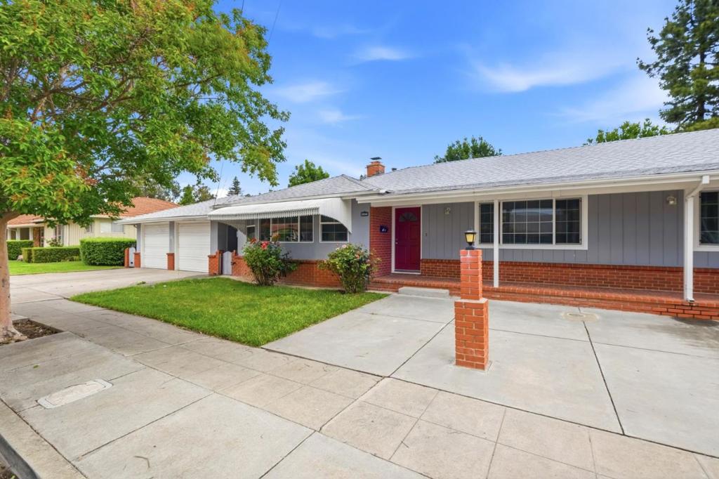 22596 Norwood Drive