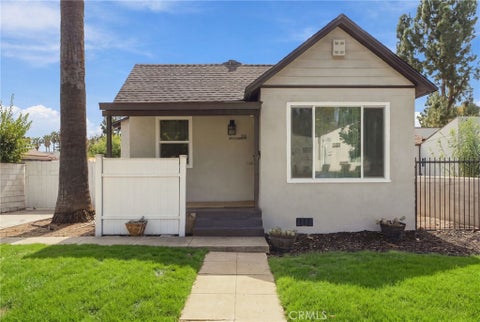 Photo of 70 W Claremont St St, Pasadena, CA 91103 (MLS # SR26223252)