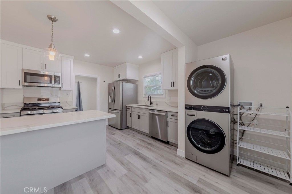 listing image 130727822616560613340