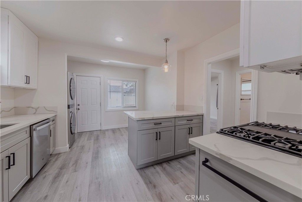 listing image 130728605085492257751