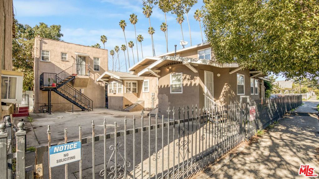 838 E 43rd Street